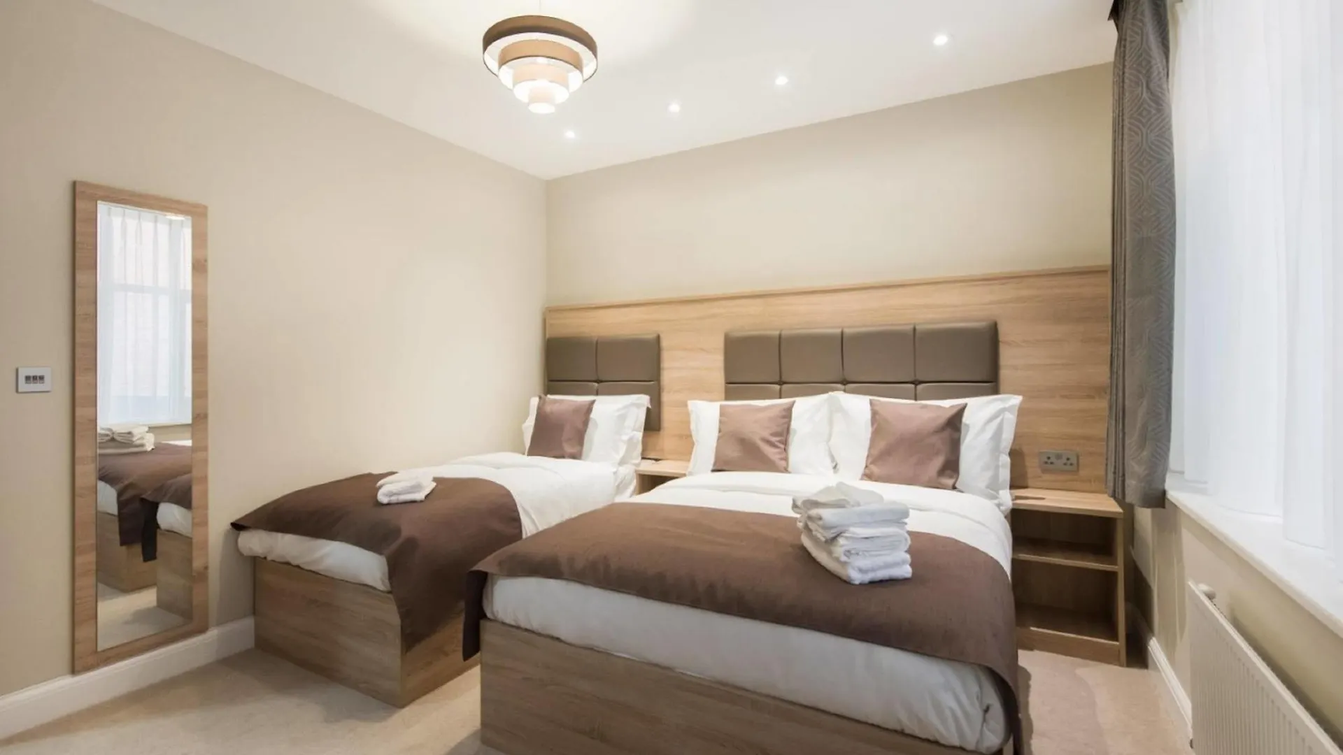 Docklands Lodge London